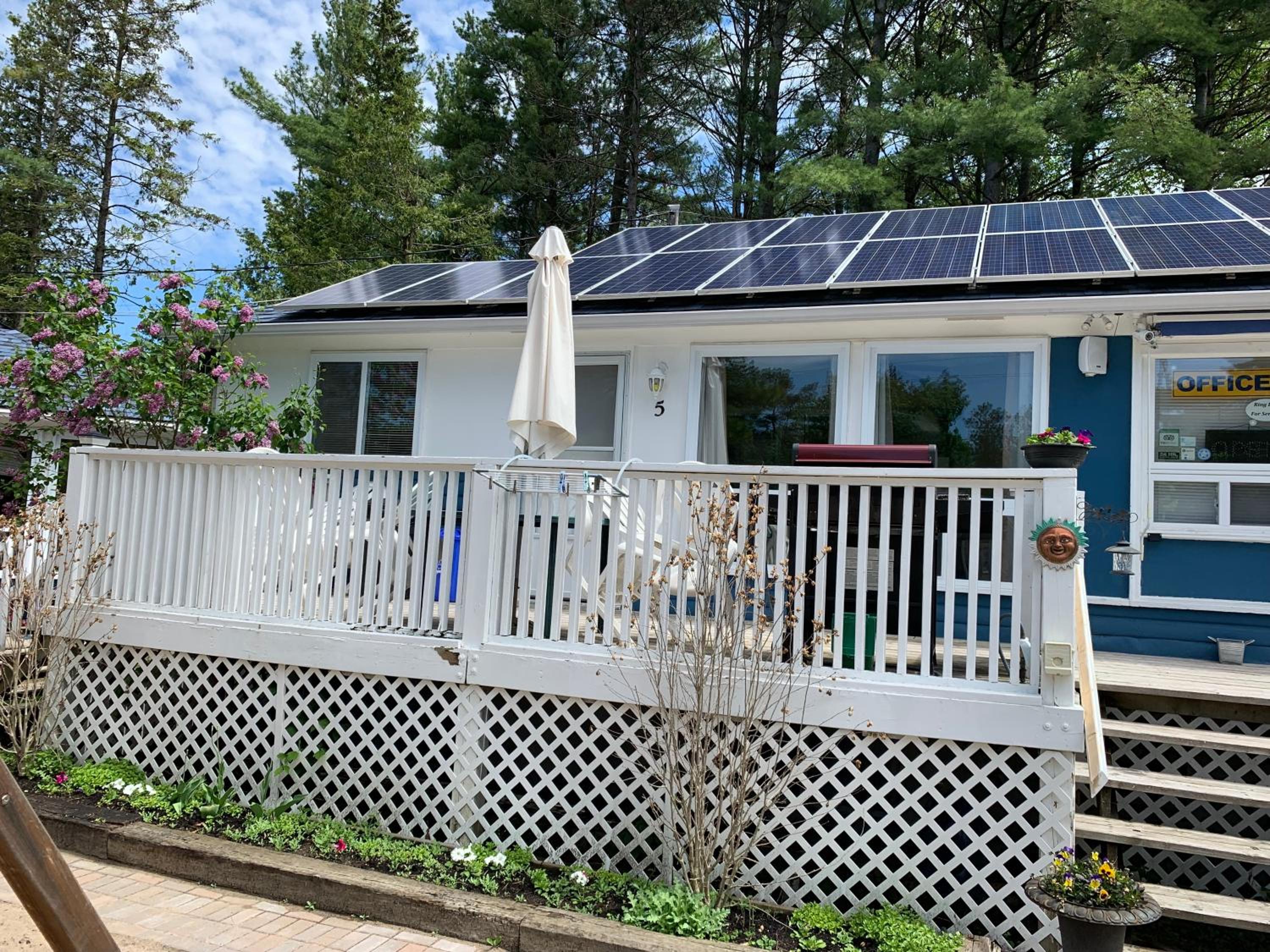 Wu Wu's Cabins