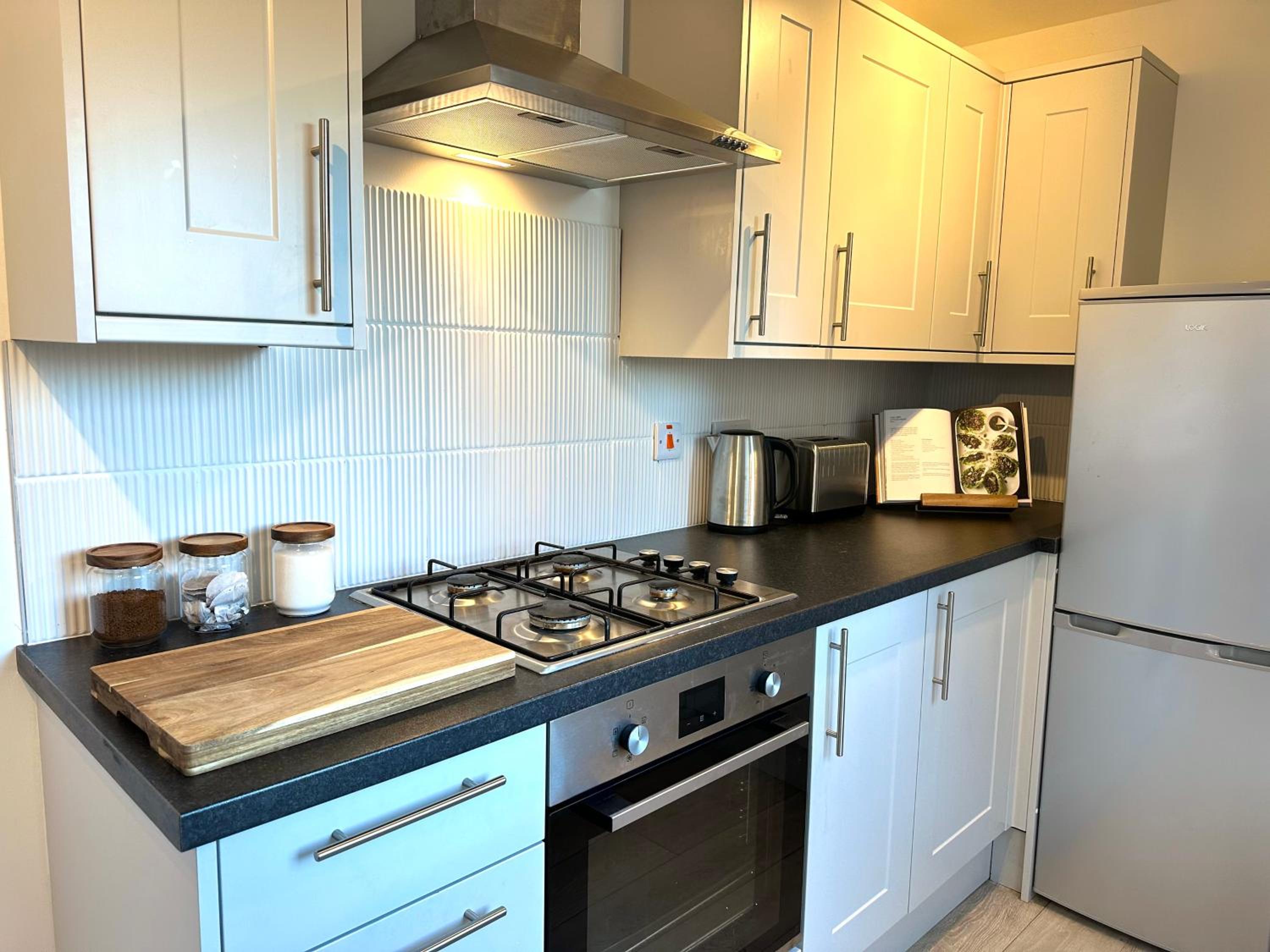 Stylish 3 Bedroom City Retreat view 5