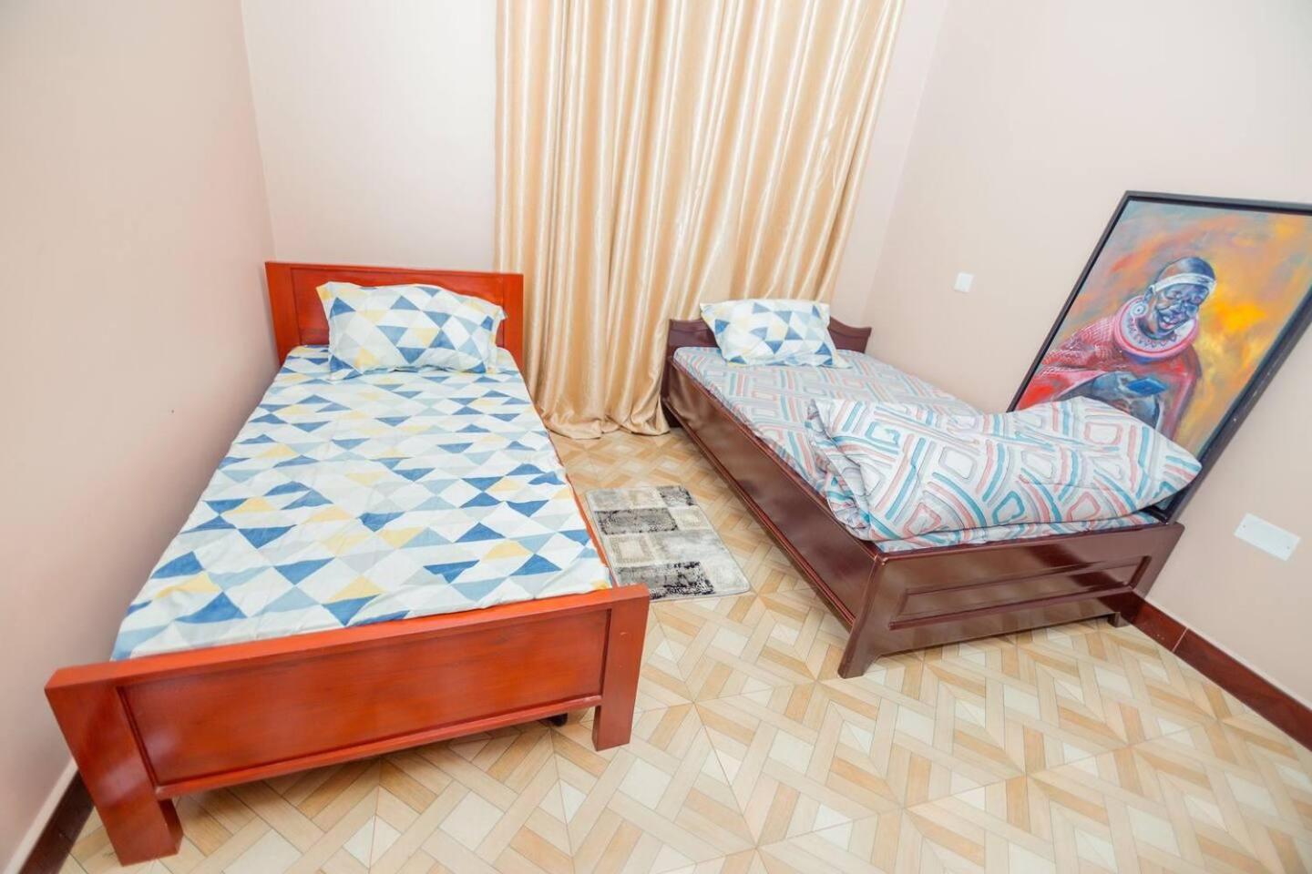 2 Bed Apartment Sleeps 4 - Garden Wifi Parking view 4