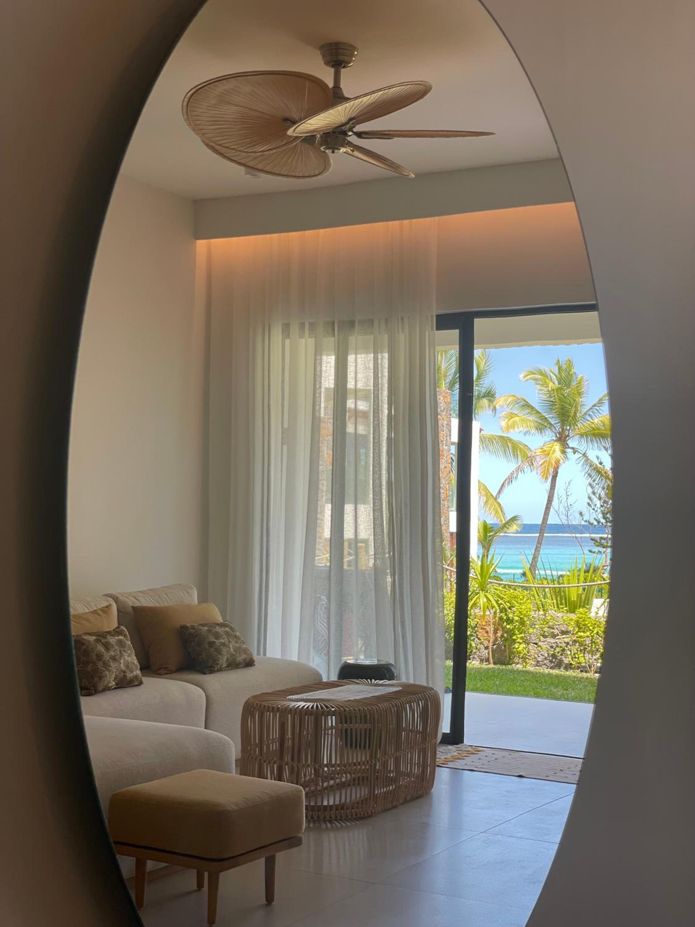 Exclusive beachfront apartment