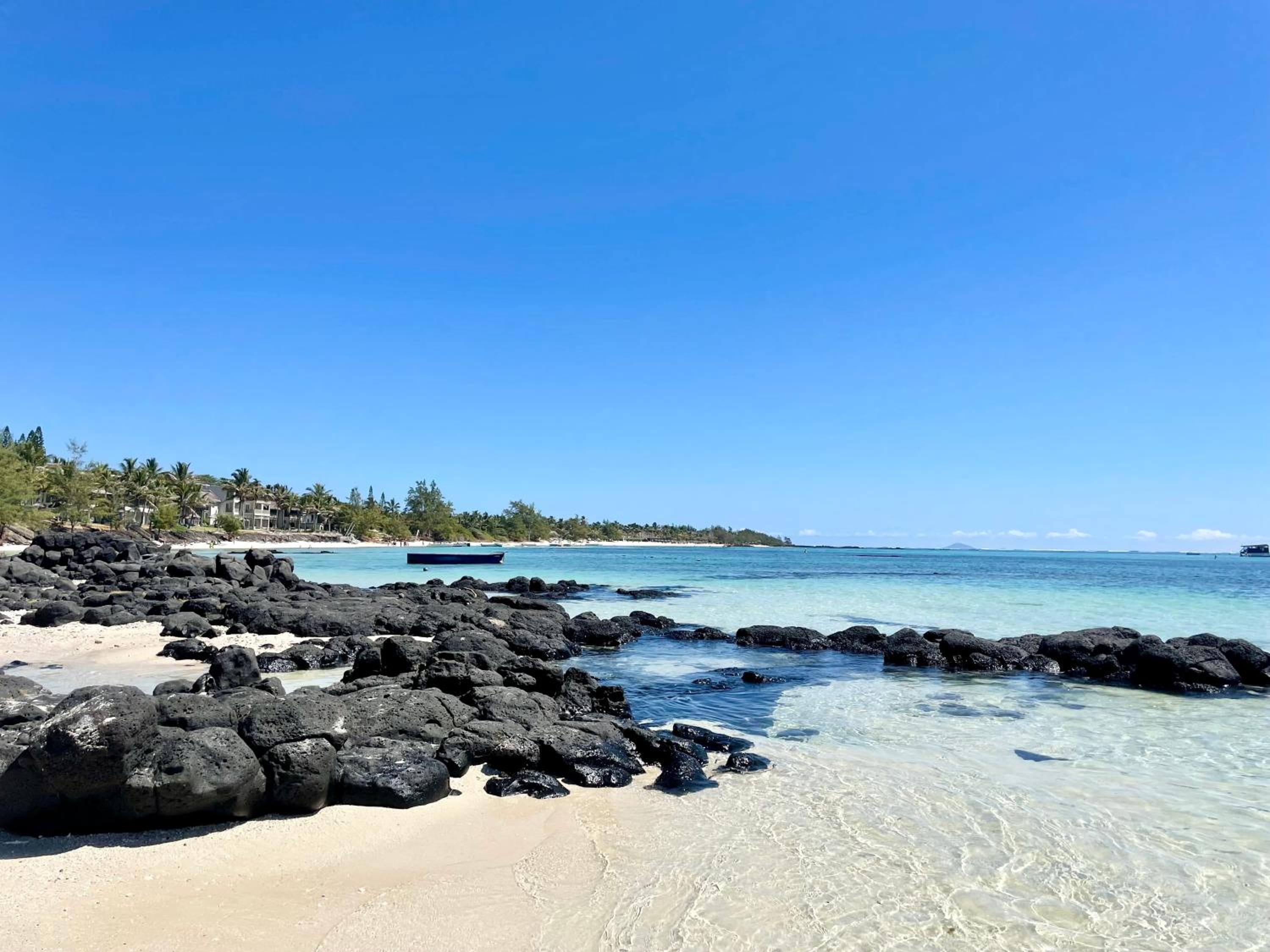 Exclusive beachfront apartment