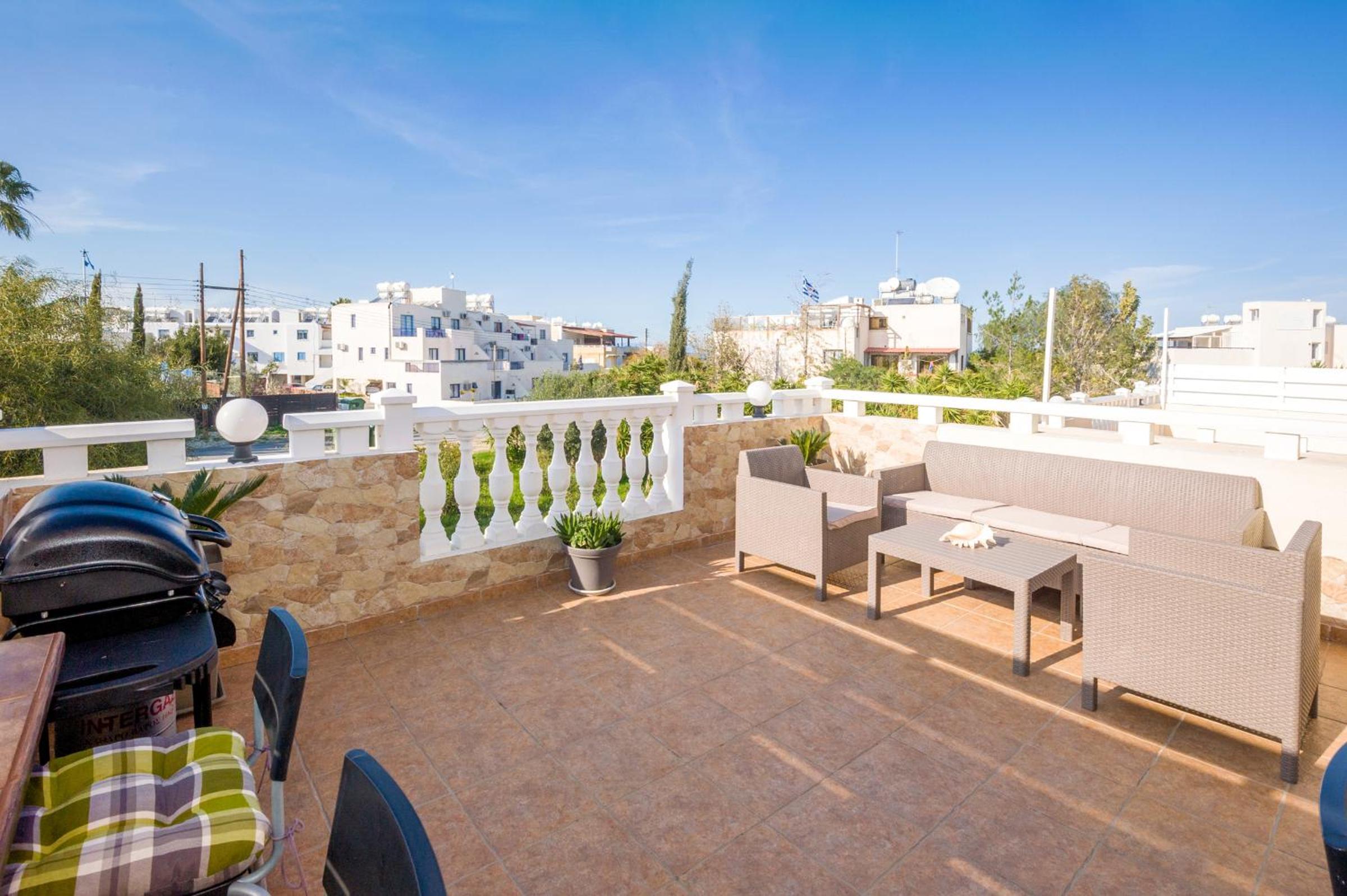SOFIA APARTMENT 700m away from the beach