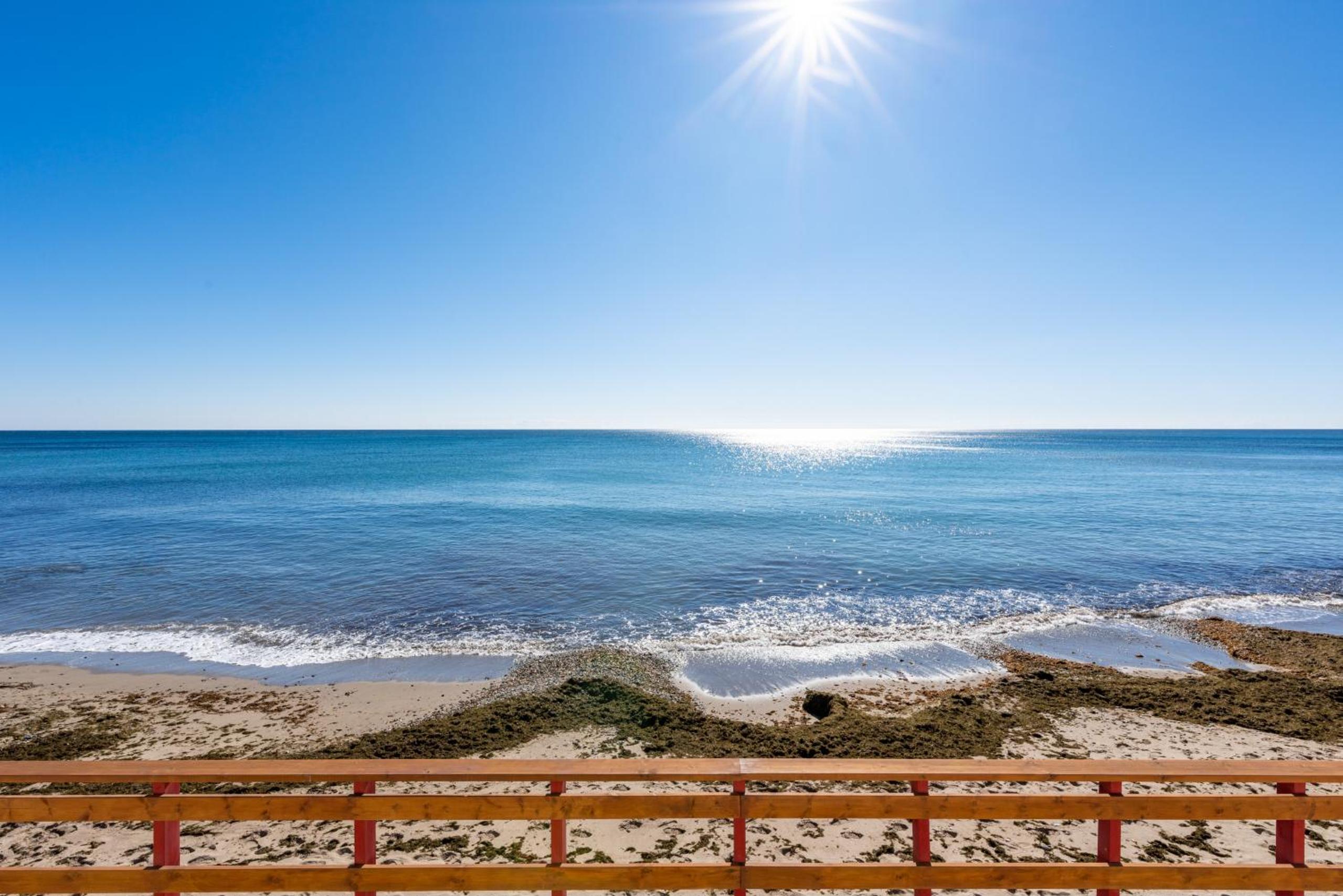 Calahonda Beach II First line apartment in Calahonda