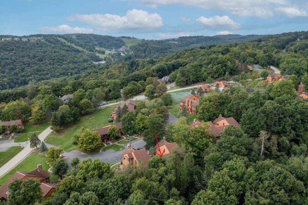 Beautiful Seven Springs- 2 Bed, 2 Bath Condo view 2