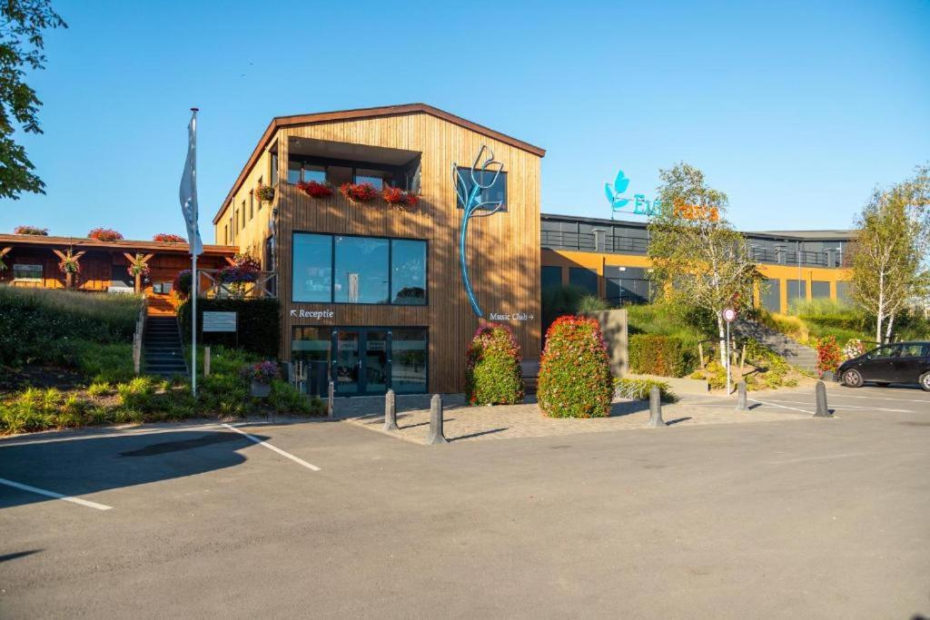 Tiny vakantiehuis aan het water met eigen steiger en airco