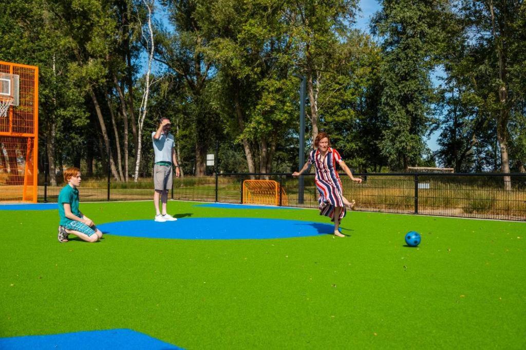 Tiny vakantiehuis aan het water met eigen steiger en airco