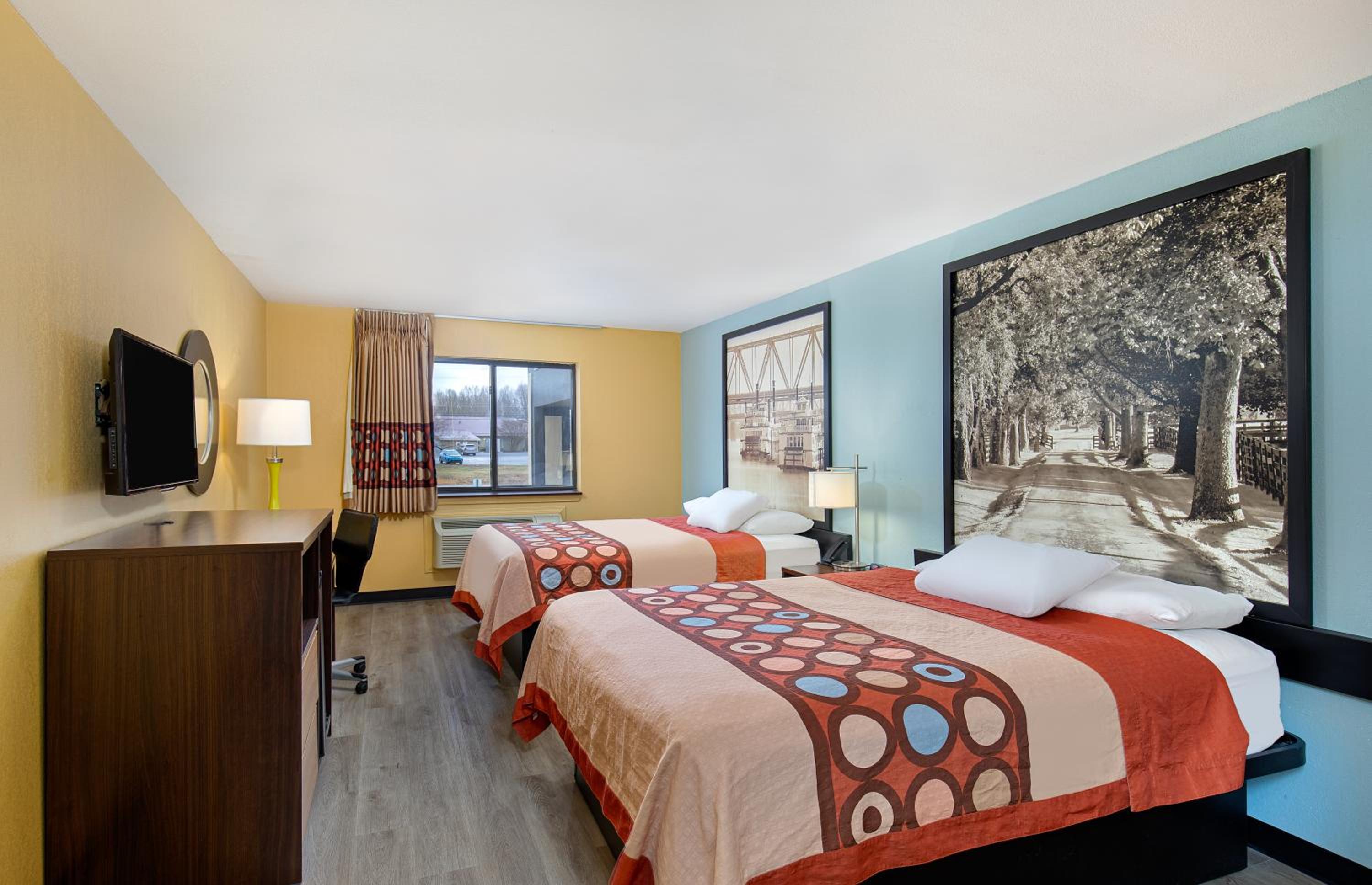 Super 8 by Wyndham Eddyville/Kuttawa