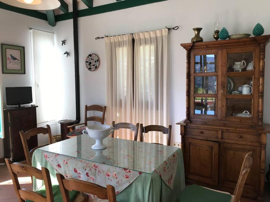 Villa Carmen Magnificent Country House in Serranía