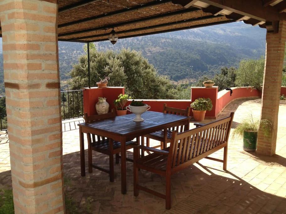 Villa Carmen Magnificent Country House in Serranía