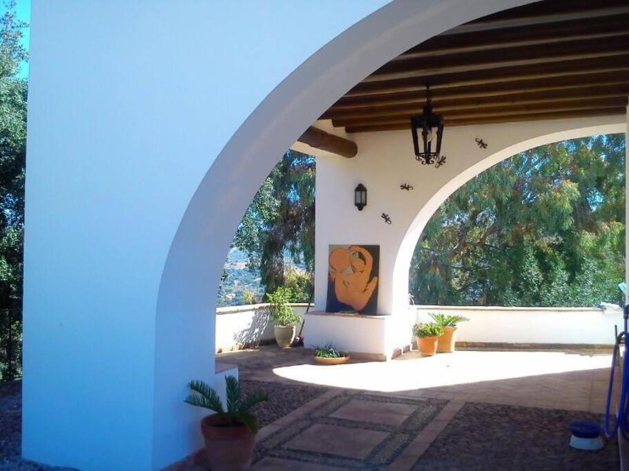 Villa Carmen Magnificent Country House in Serranía
