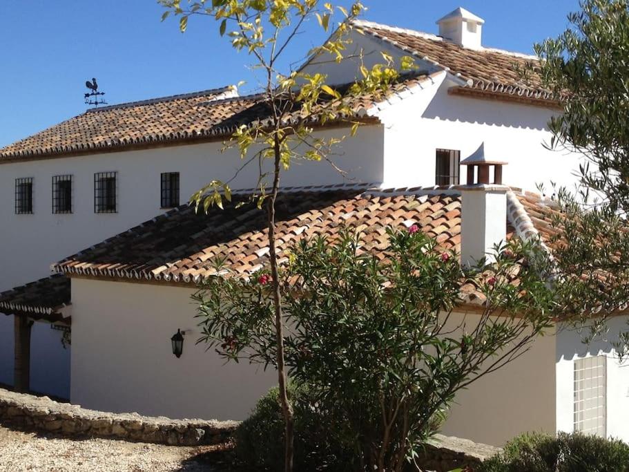 Villa Carmen Magnificent Country House in Serranía