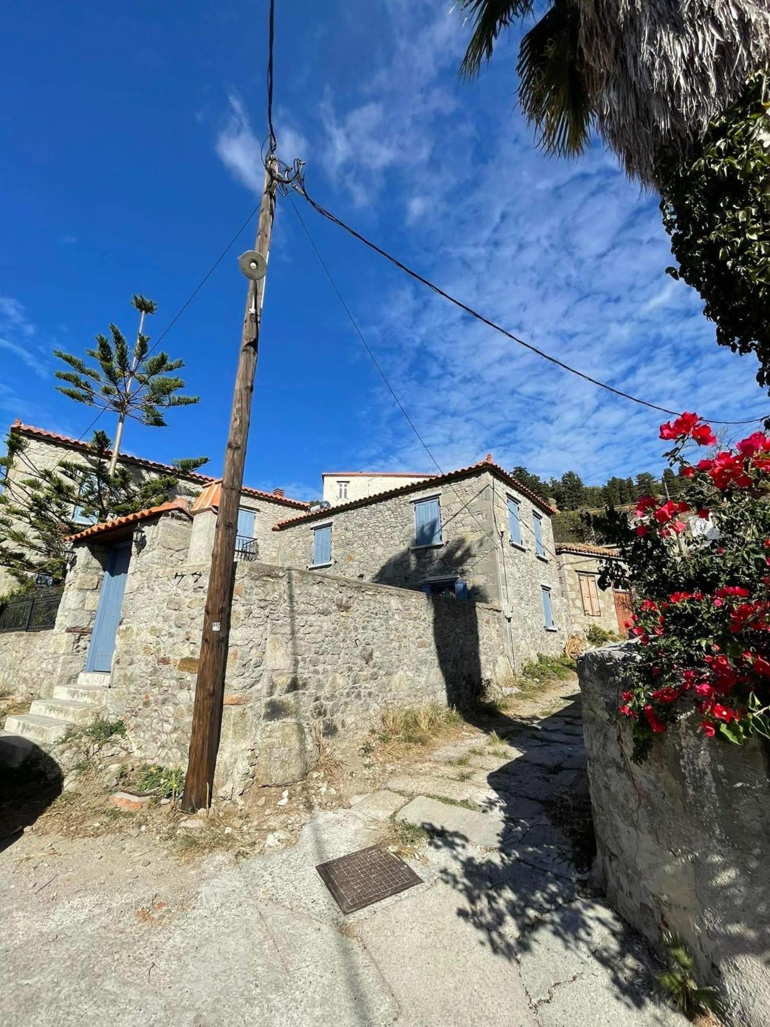Kontias stonehouses