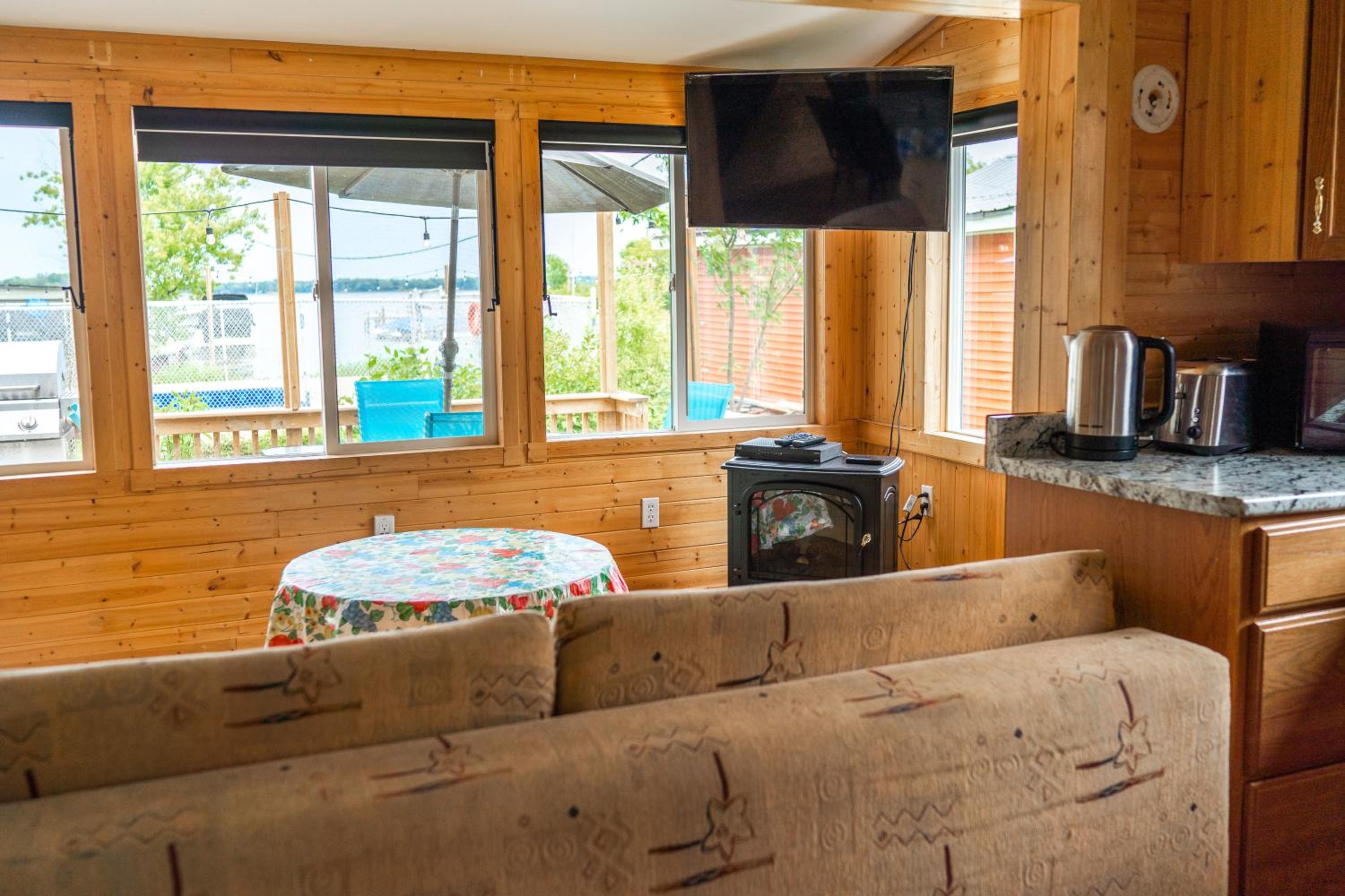 Stoneburg Cove Cottages