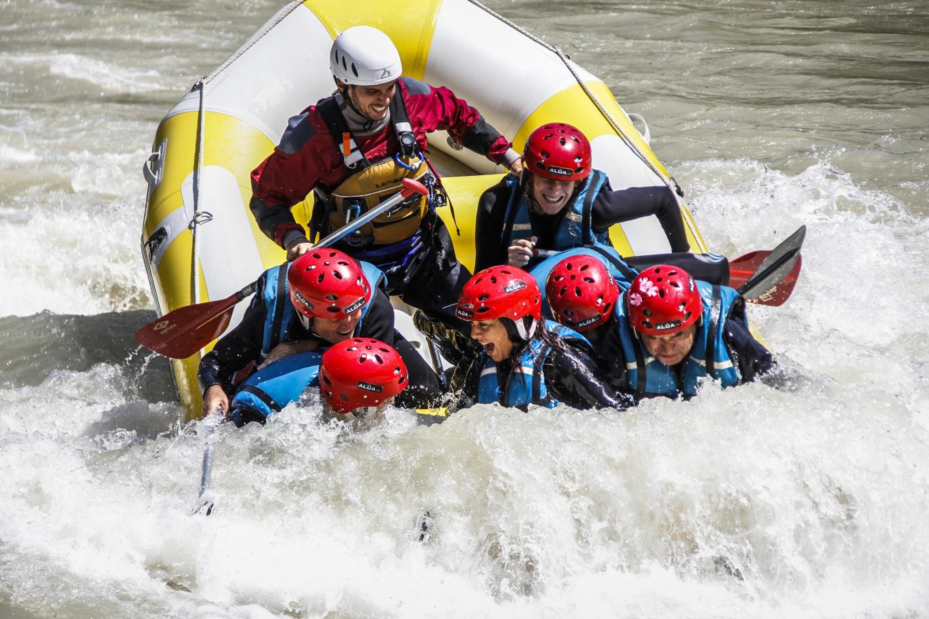 CENTRO DE OCIO ALÚA Bungalows Camping Rafting Benamejí