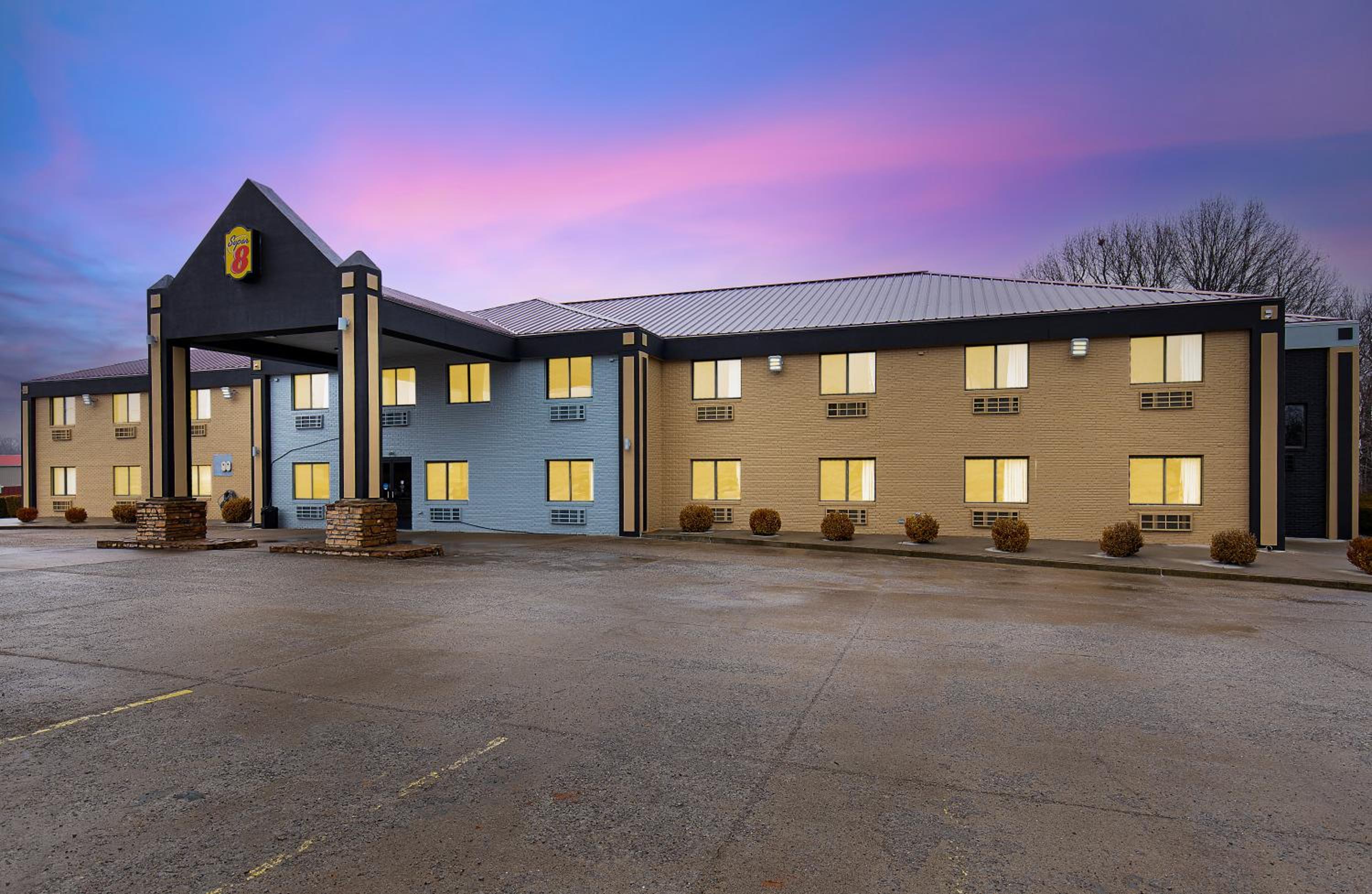Super 8 by Wyndham Eddyville/Kuttawa