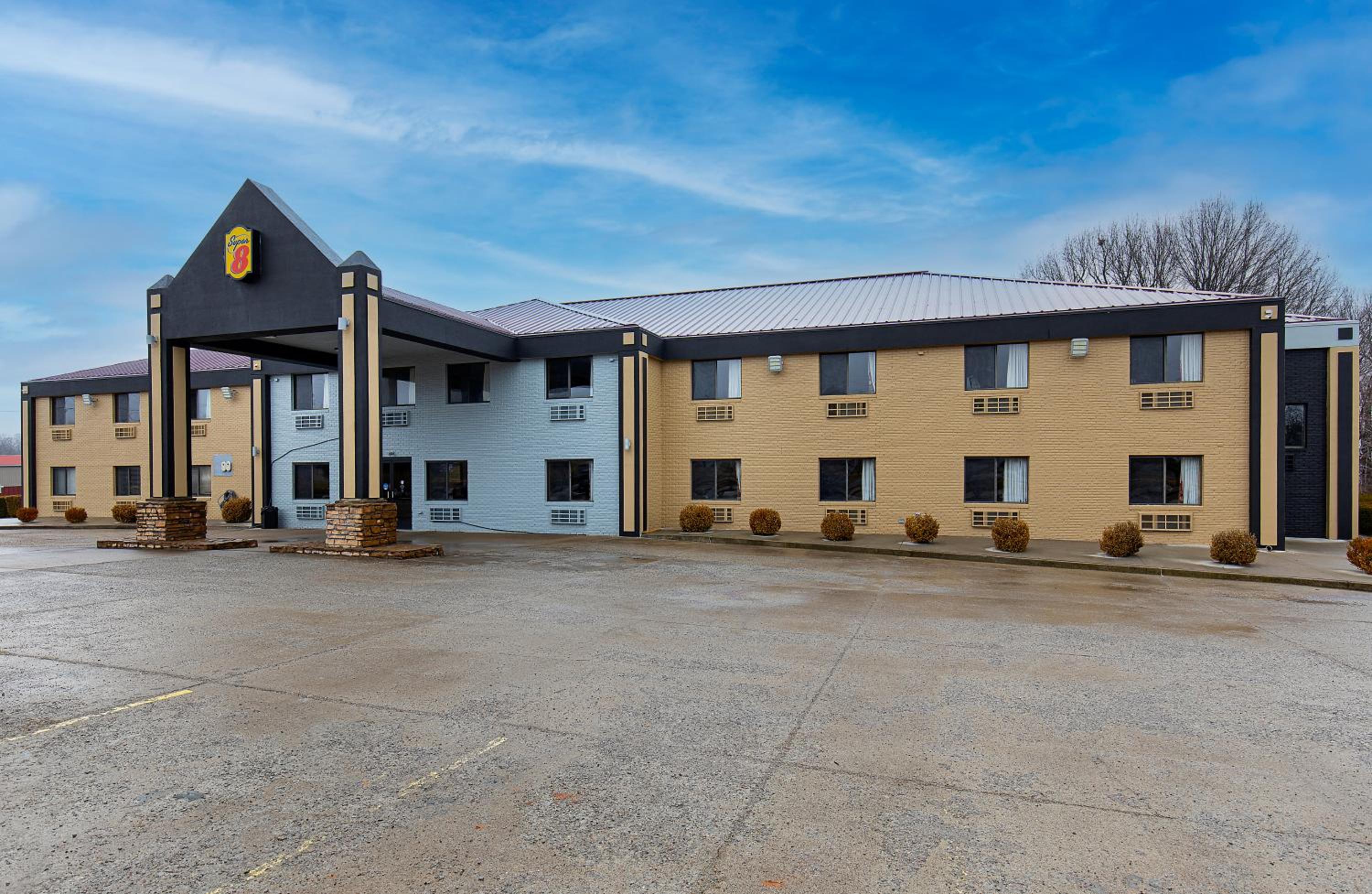 Super 8 by Wyndham Eddyville/Kuttawa