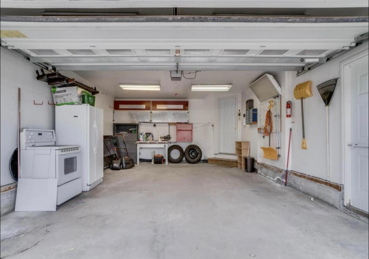 Big family home w/ Deck, Ping Pong, BBQ & Garage