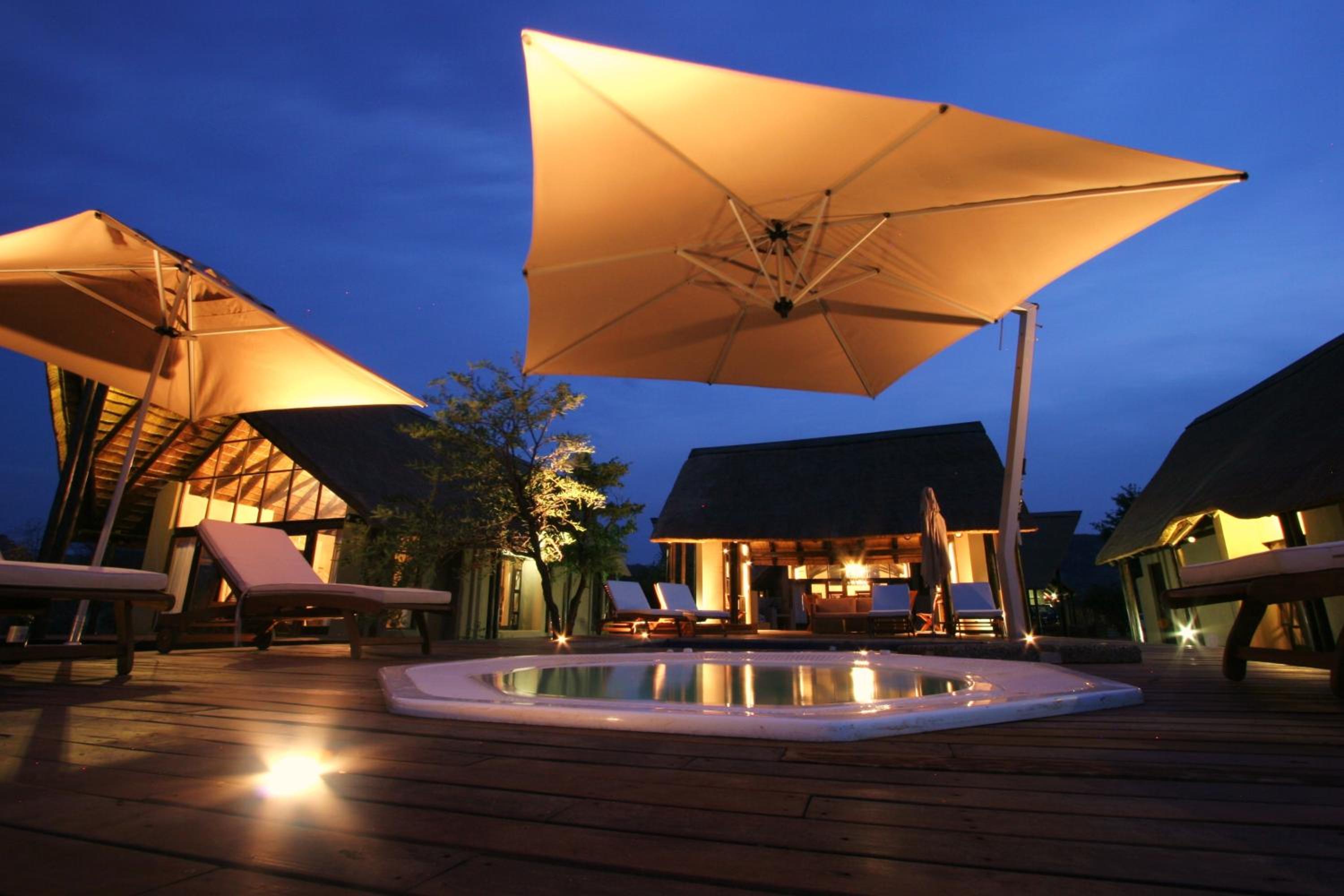 Buffalo Thorn Lodge