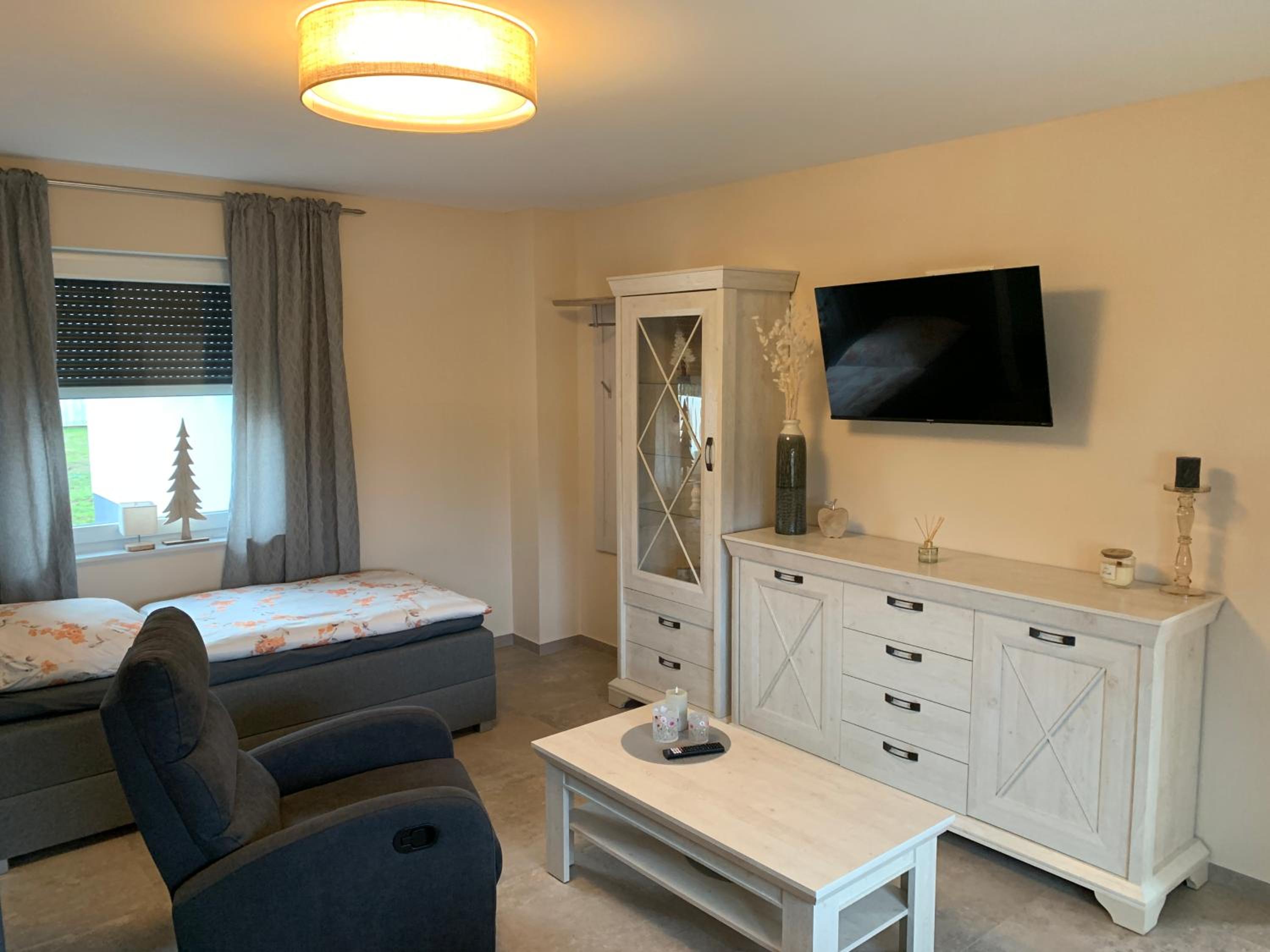 Haus Benz für 8 Personen - 4 Zimmer m. Dusche Vollausstattung 1km v. Wittenberge Baustelle A14 Parkplätze Grill Gemeinschaftsküche