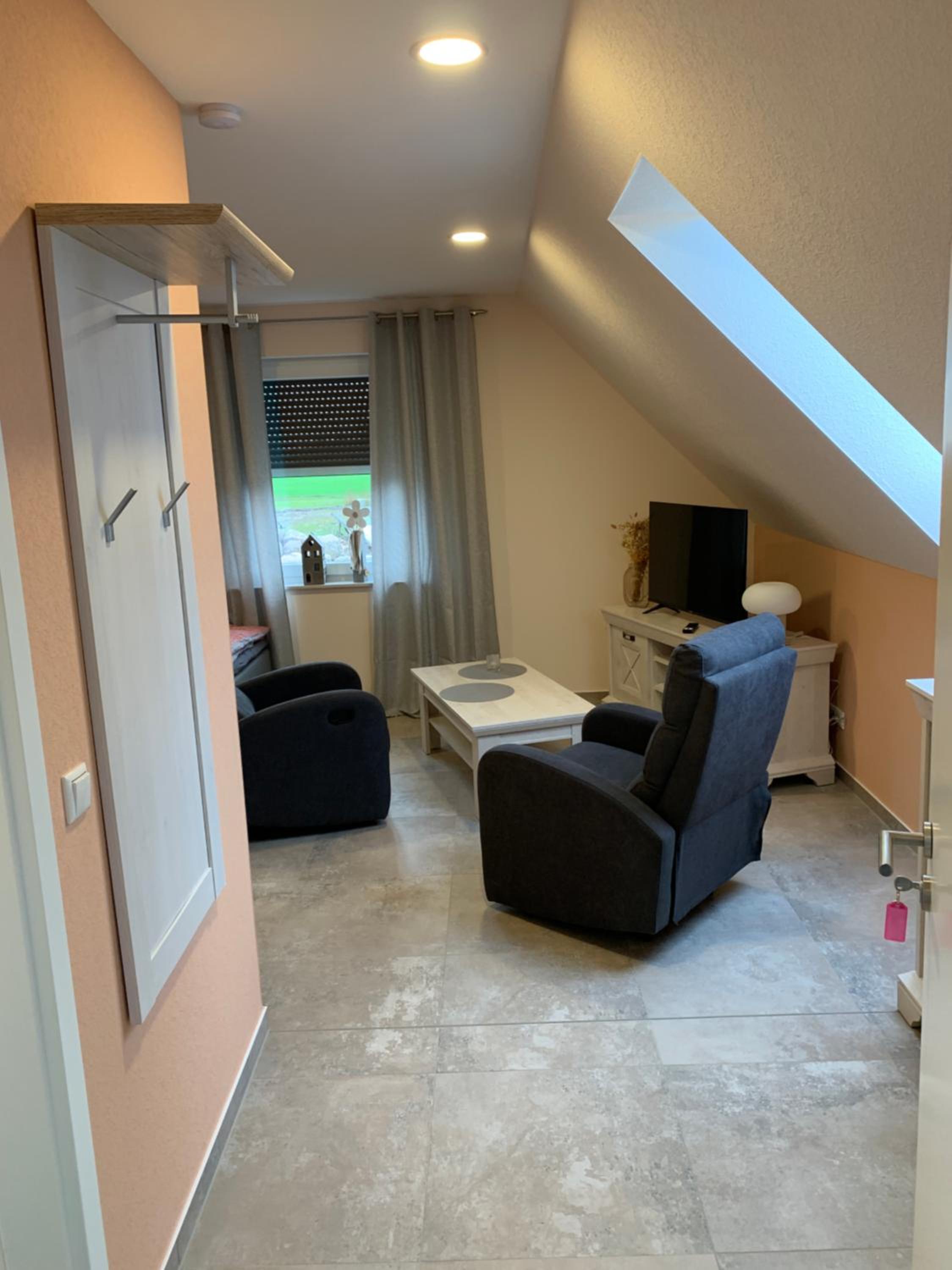 Haus Benz für 8 Personen - 4 Zimmer m. Dusche Vollausstattung 1km v. Wittenberge Baustelle A14 Parkplätze Grill Gemeinschaftsküche