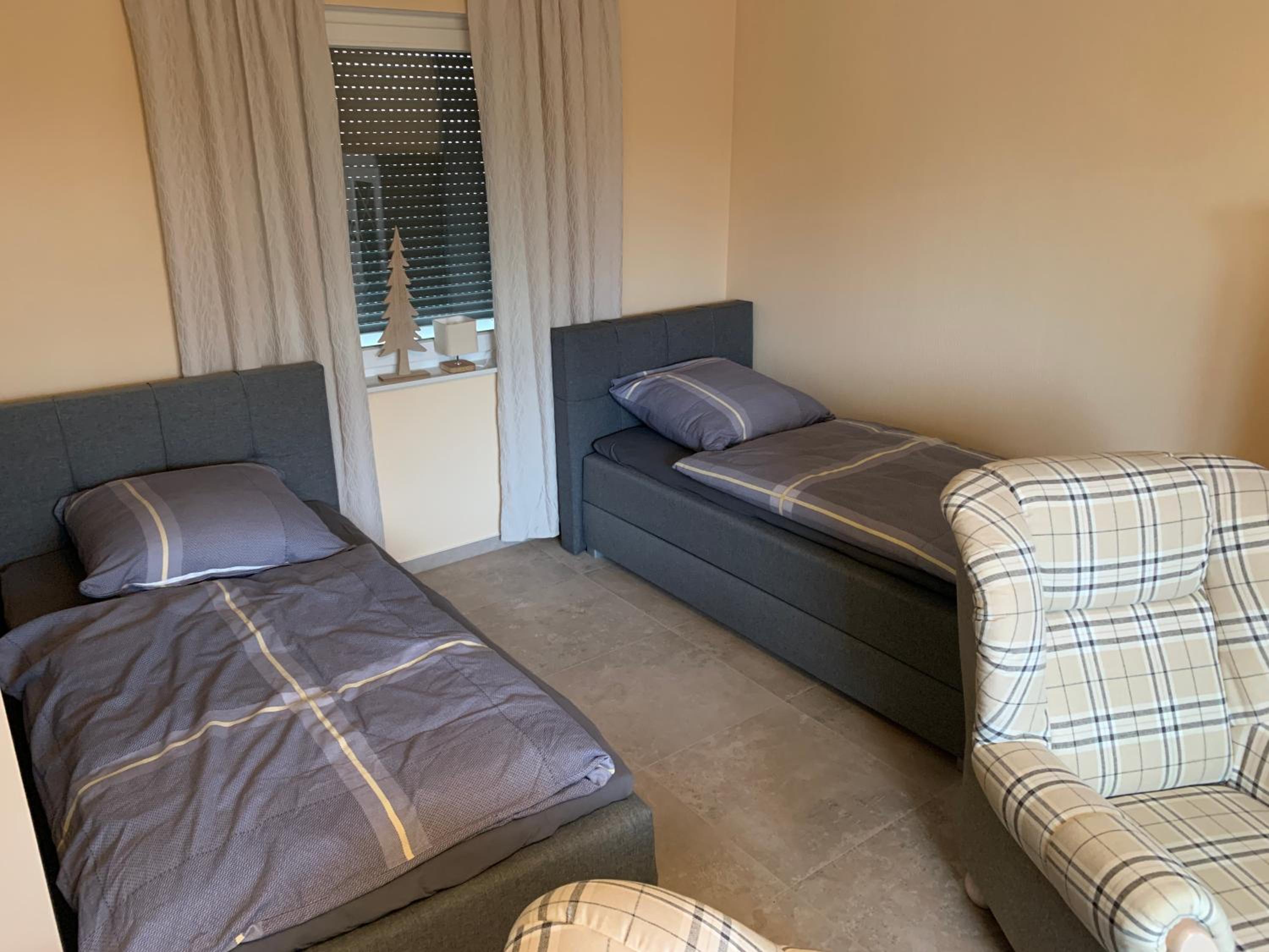 Haus Benz für 8 Personen - 4 Zimmer m. Dusche Vollausstattung 1km v. Wittenberge Baustelle A14 Parkplätze Grill Gemeinschaftsküche