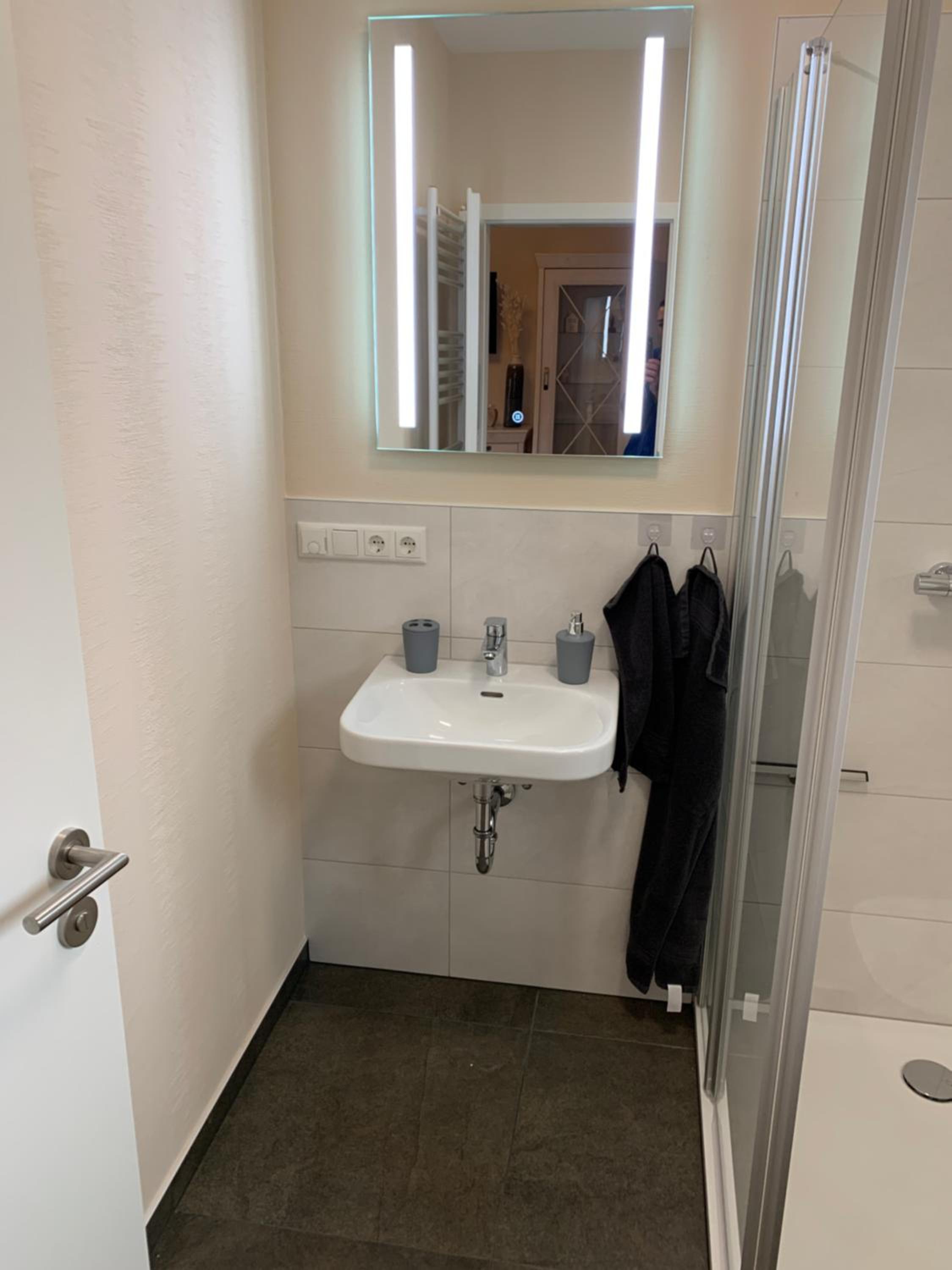 Haus Benz für 8 Personen - 4 Zimmer m. Dusche Vollausstattung 1km v. Wittenberge Baustelle A14 Parkplätze Grill Gemeinschaftsküche