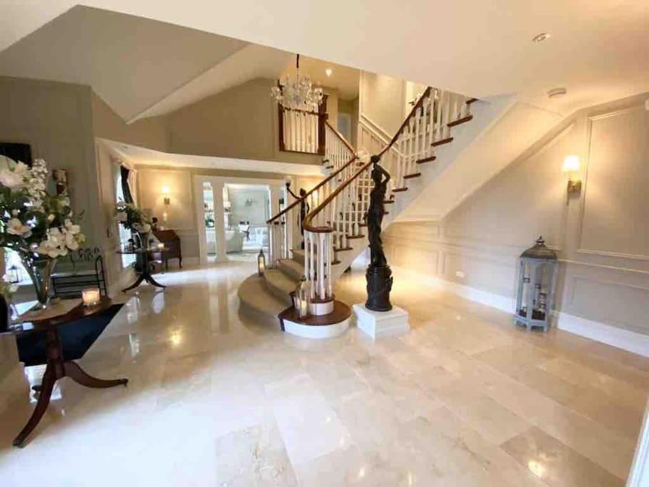Lakeview Lodge Exclusive Home on the Blessington Lake view 4