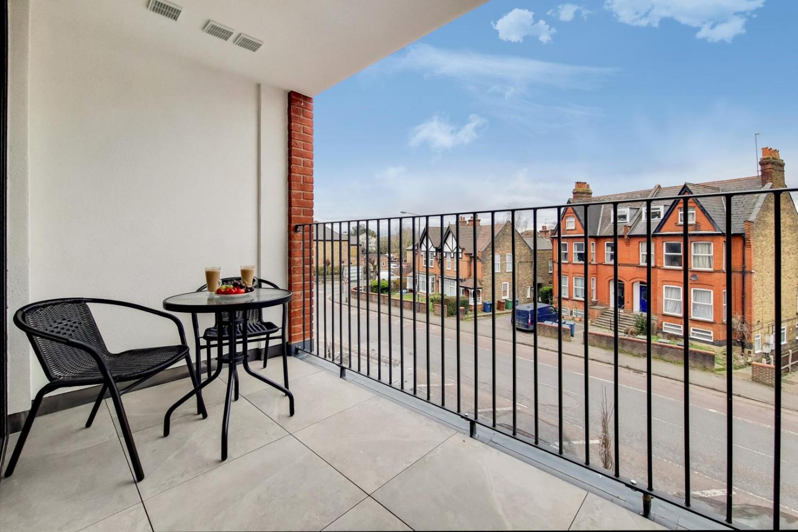 Deluxe Harrow Wembley Apartment