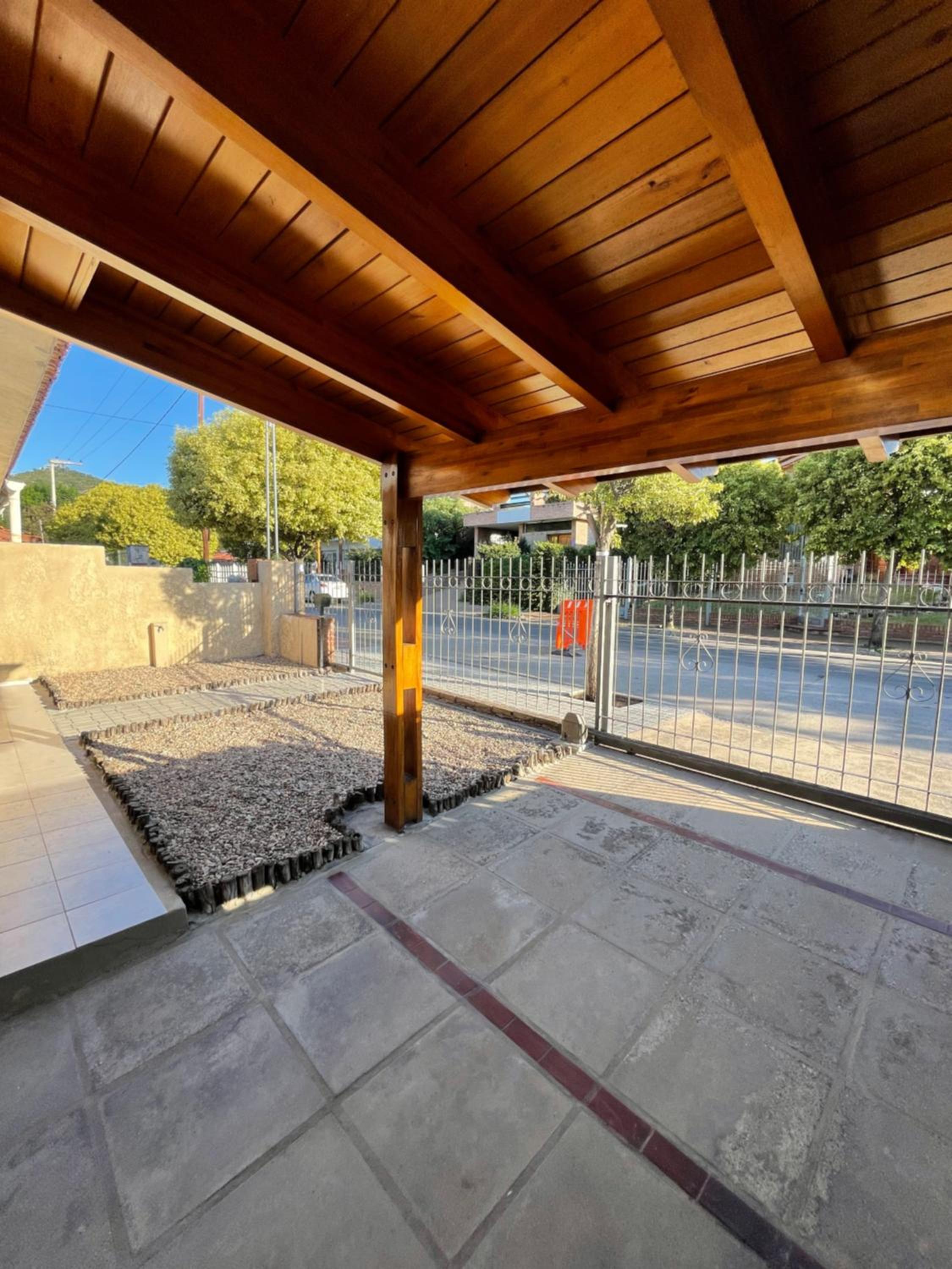 Casa céntrica en calle CB 297