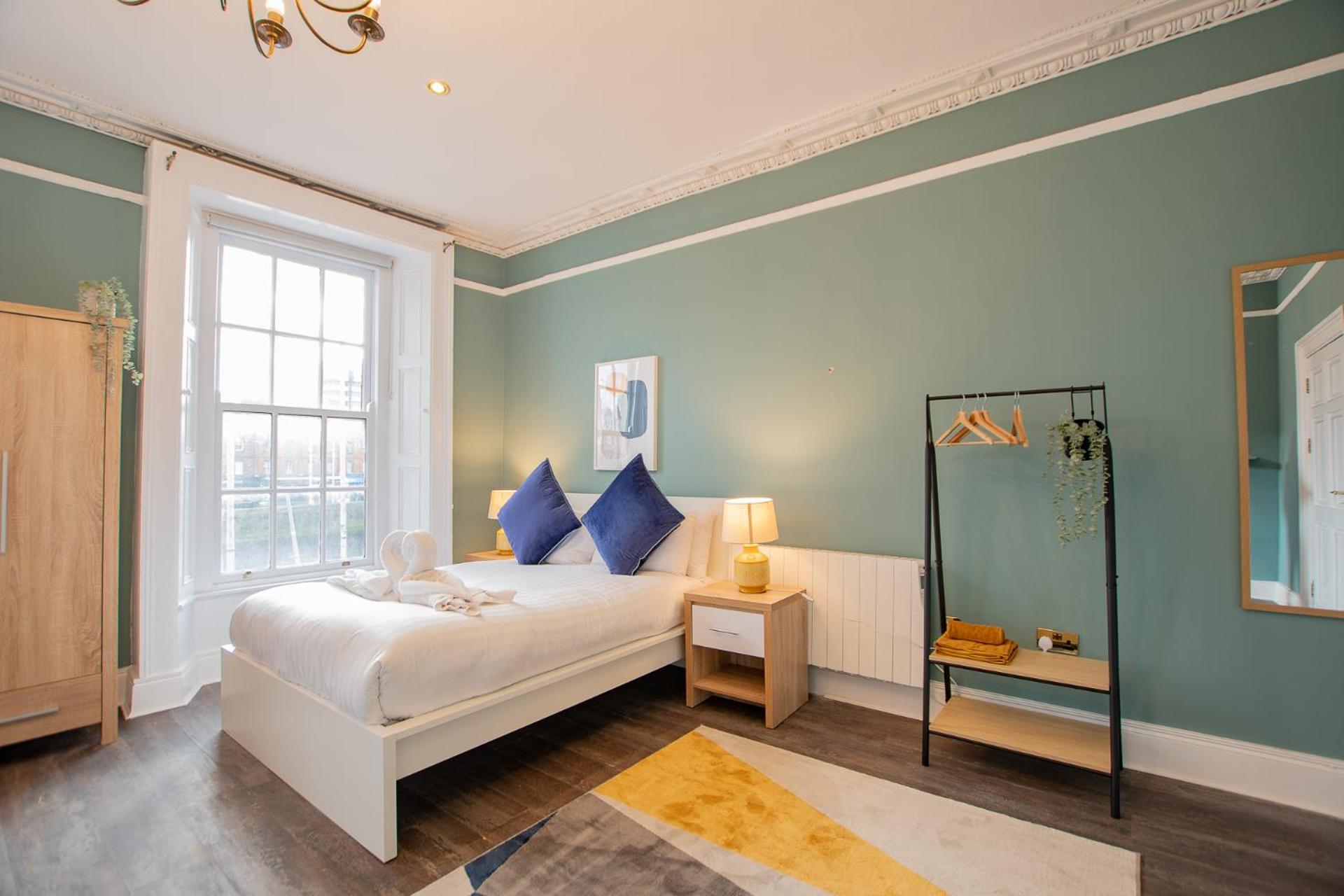 Large Group House -Temple Bar 2 Min