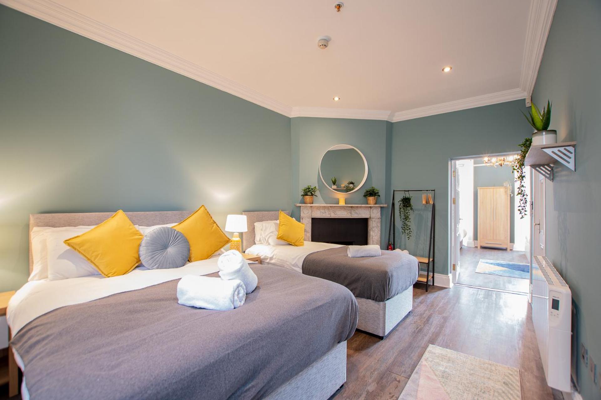 Large Group House -Temple Bar 2 Min