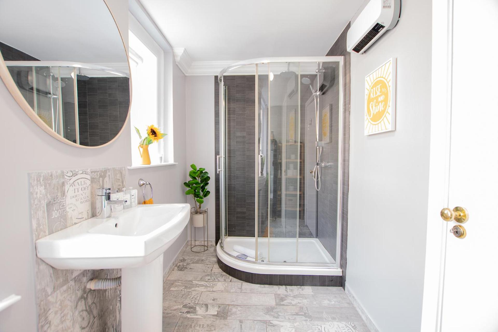 Large Group House -Temple Bar 2 Min