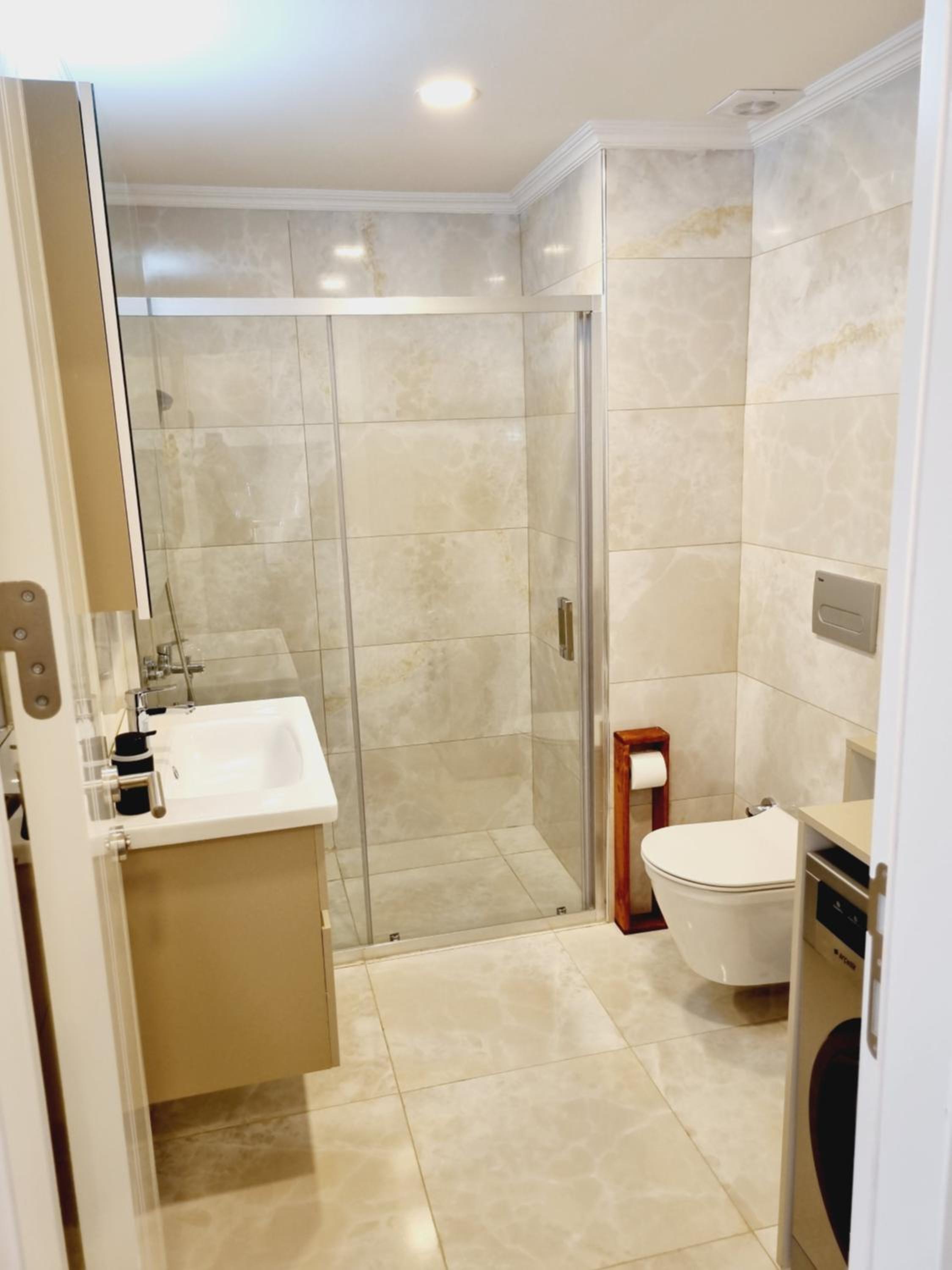 Otto Residences 215