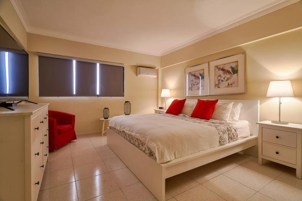 Escape 4BR Penthouse Close to Blue Mall with Private Outdoor Rooftop Terrace