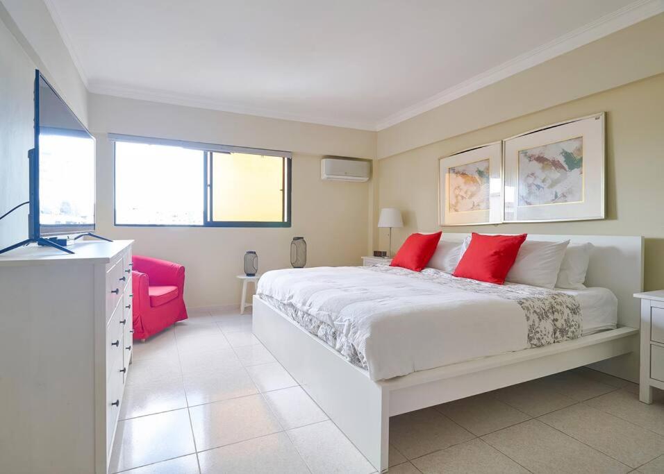 Escape 4BR Penthouse Close to Blue Mall with Private Outdoor Rooftop Terrace