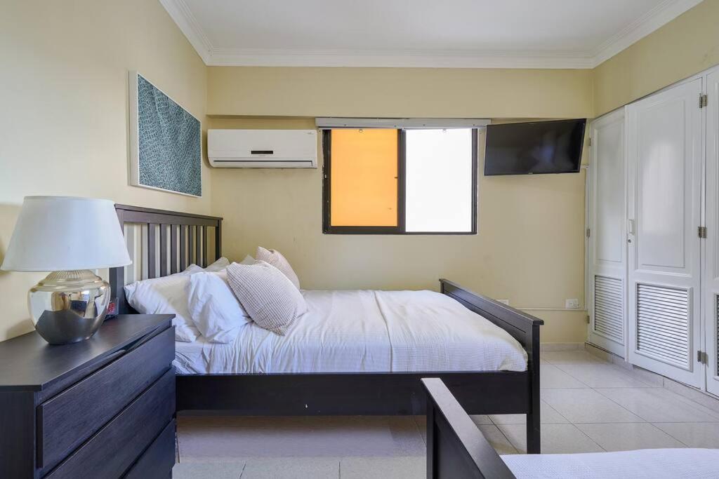 Escape 4BR Penthouse Close to Blue Mall with Private Outdoor Rooftop Terrace