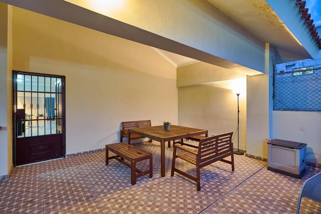 Escape 4BR Penthouse Close to Blue Mall with Private Outdoor Rooftop Terrace