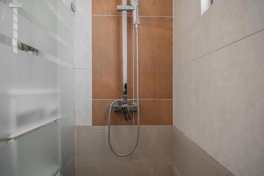 Escape 4BR Penthouse Close to Blue Mall with Private Outdoor Rooftop Terrace