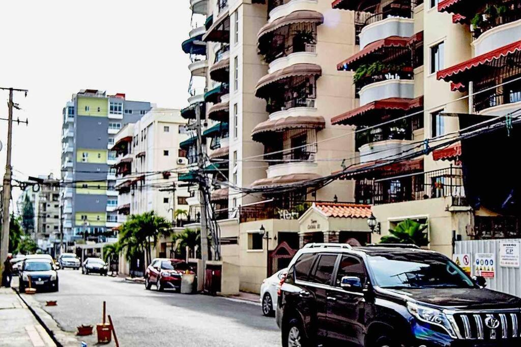Escape 4BR Penthouse Close to Blue Mall with Private Outdoor Rooftop Terrace