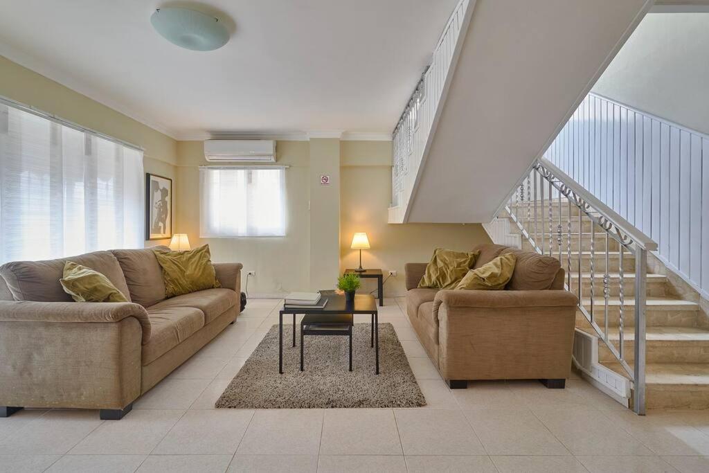 Escape 4BR Penthouse Close to Blue Mall with Private Outdoor Rooftop Terrace
