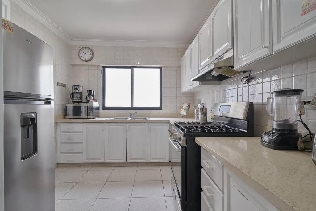 Escape 4BR Penthouse Close to Blue Mall with Private Outdoor Rooftop Terrace