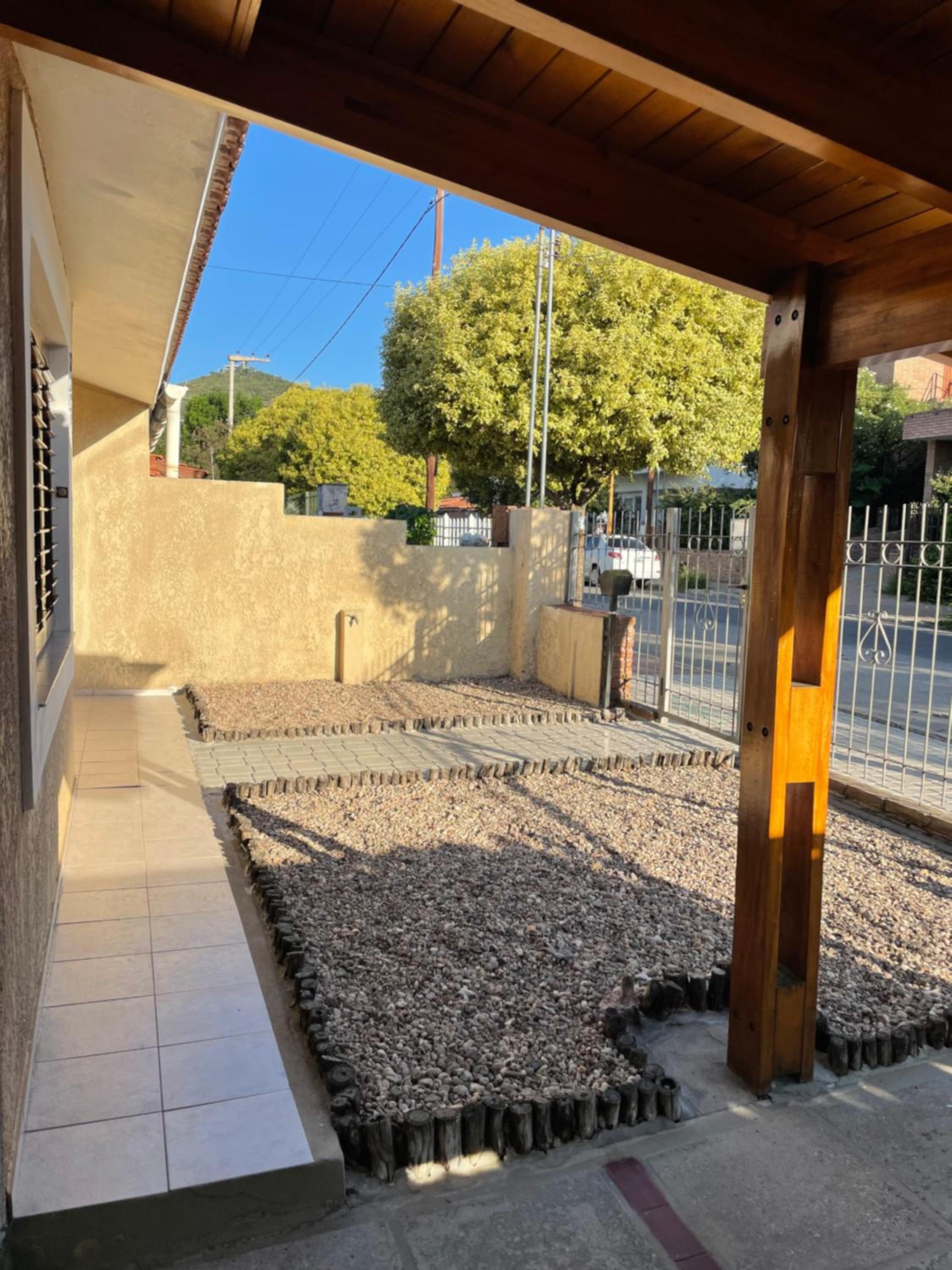 Casa céntrica en calle CB 297