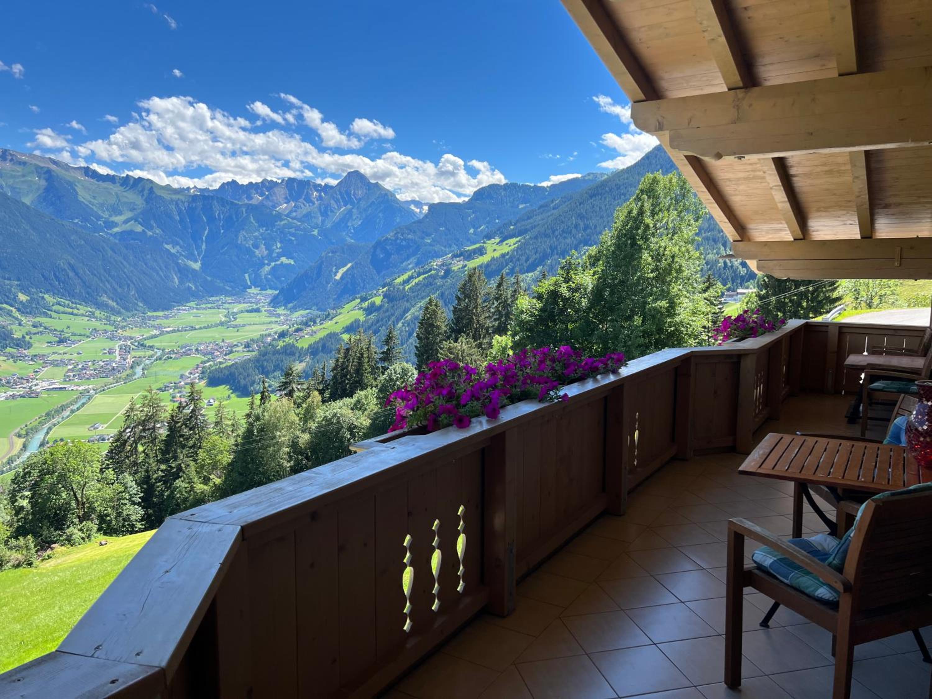 Ferienhaus Zillertal Panorama Blick Balkon Sauna