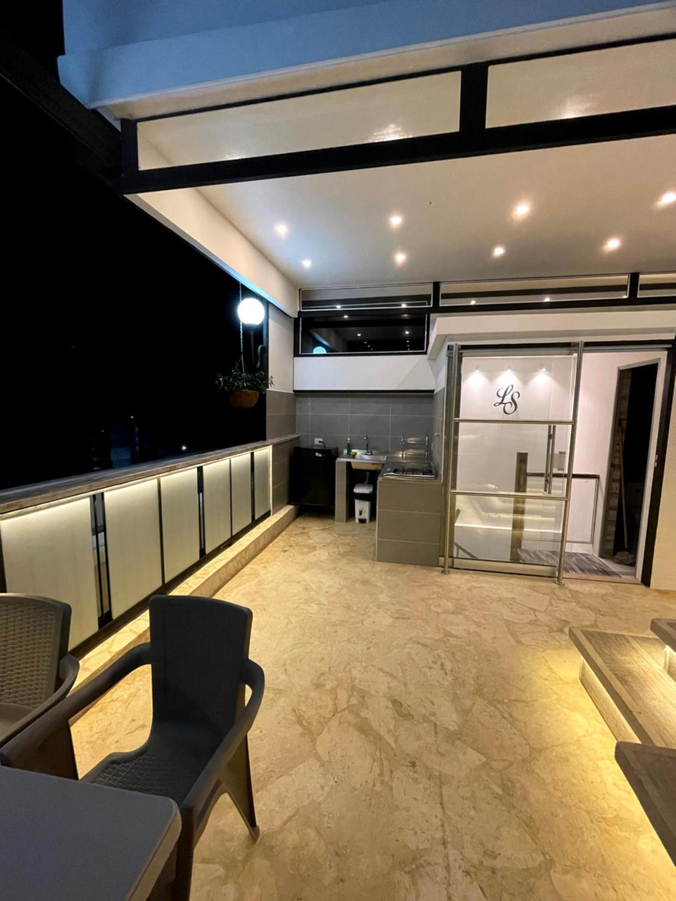 Duplex con jacuzzi y terraza privada
