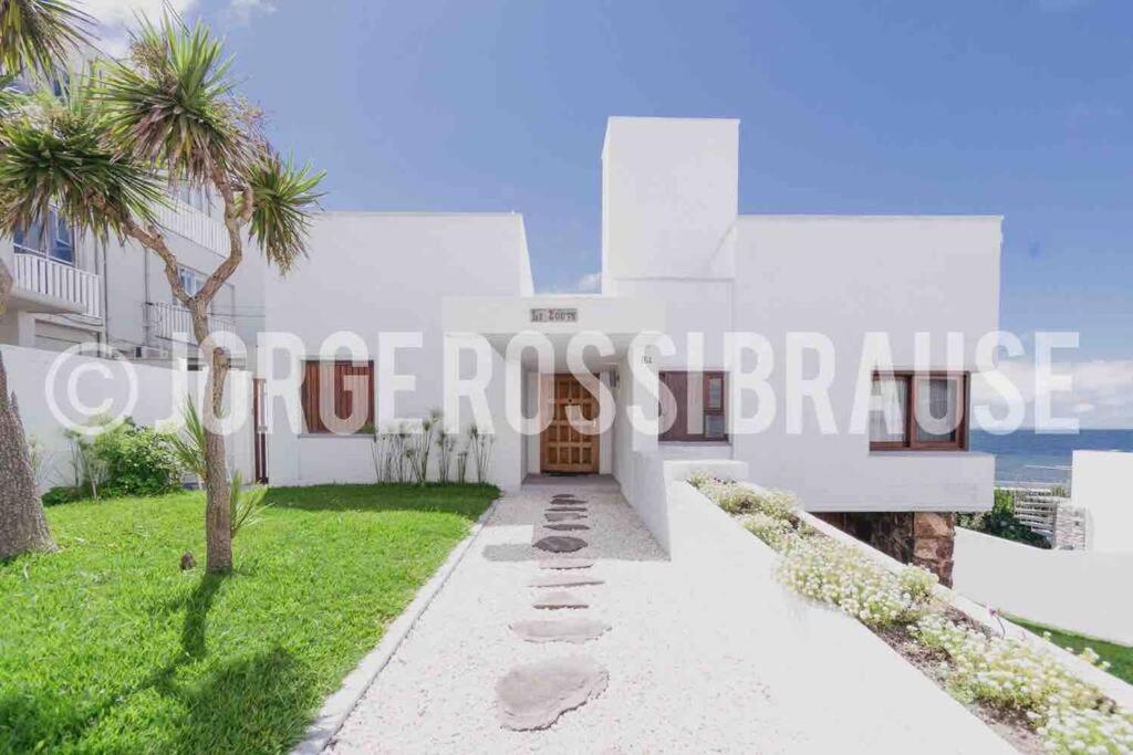 Exclusive Beachfront House PDE