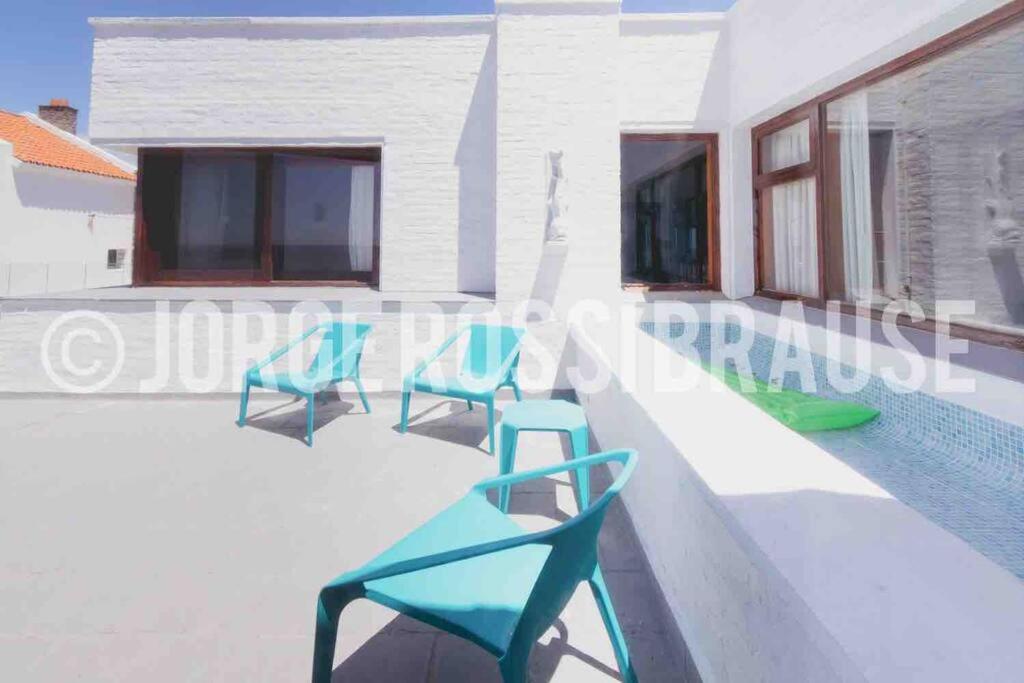 Exclusive Beachfront House PDE