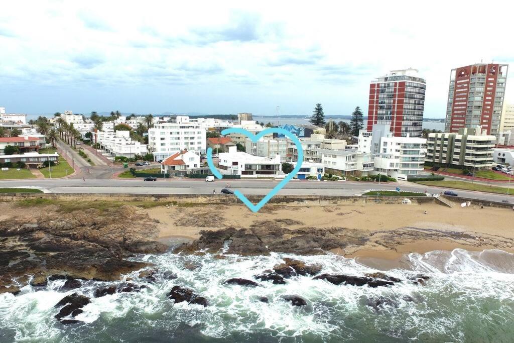 Exclusive Beachfront House PDE
