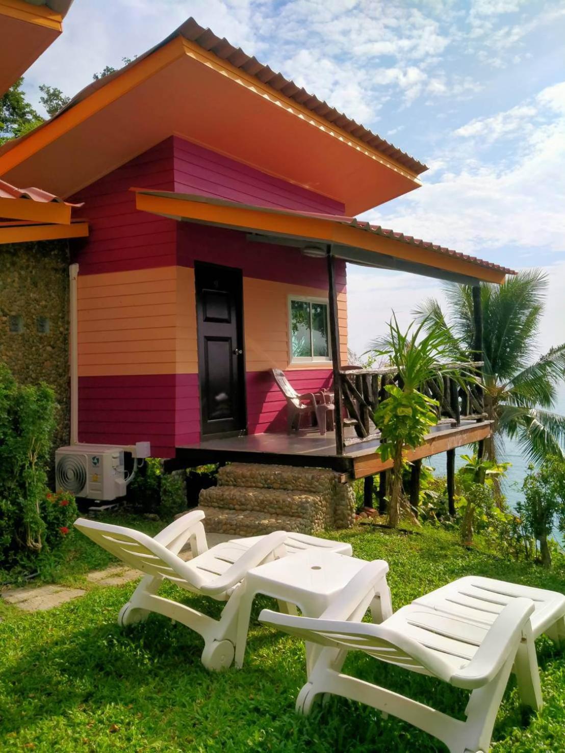 Cliff View Bungalows view 4