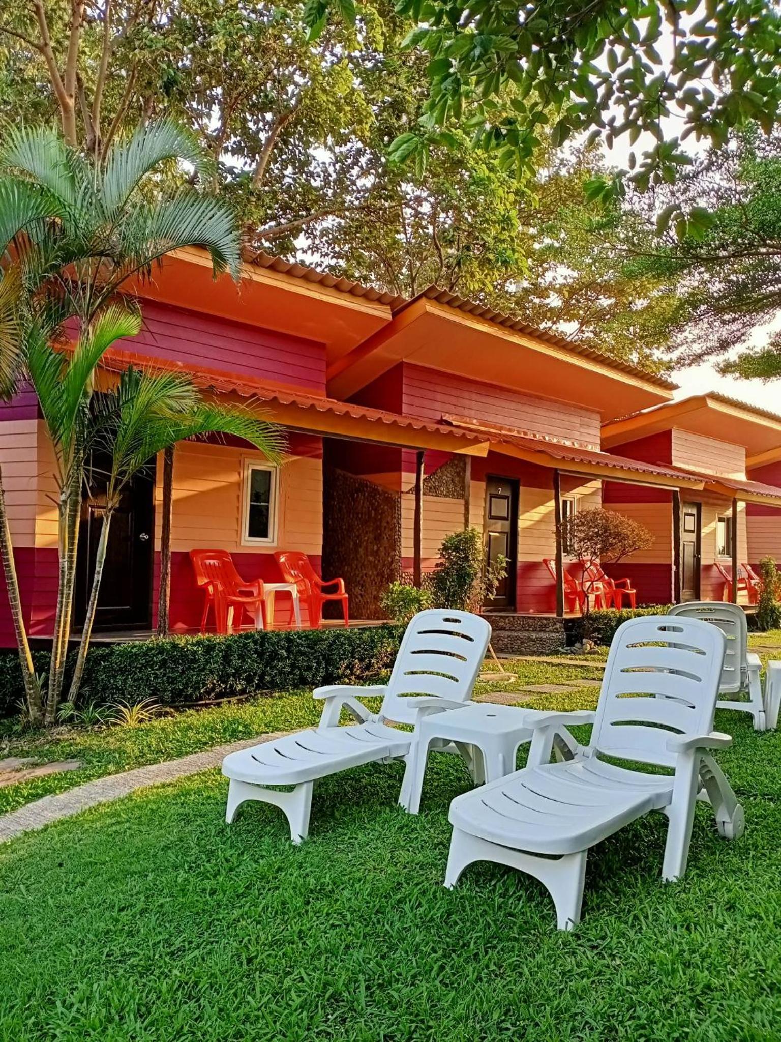 Cliff View Bungalows view 3