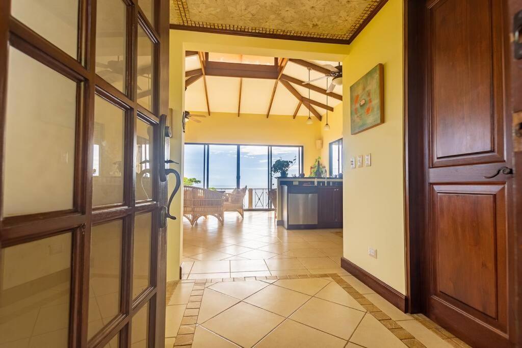 Villa Amor del Mar with Breathtaking View of Ocean & Jungle